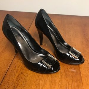 8 1/2 black patent peep toe